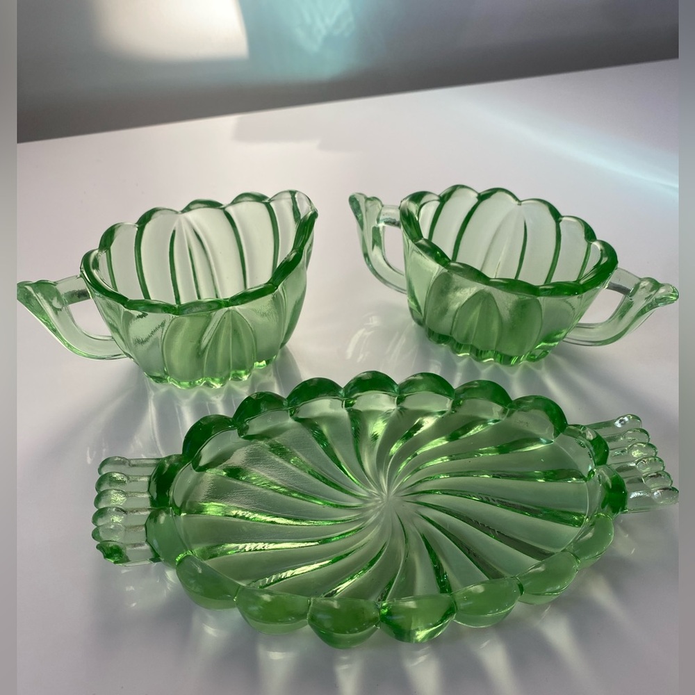 Green Glass Creamer and Sugar Set with Tray - Elegant Swirl Design